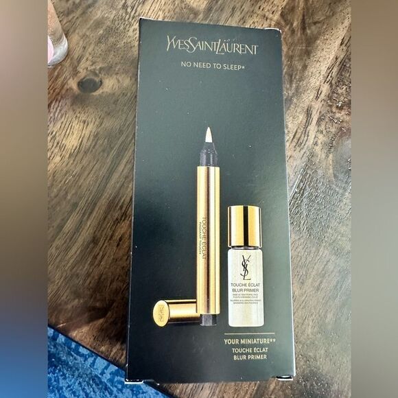 NIB YSL Touché Eclat Blur Primer Universal Gel-Fluid 0.33 fl oz✨TRAVEL SIZE - Picture 3 of 4